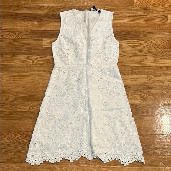 Theory Jemion E White Embroidered Linen Lace Dress White Sleeveless size 6 - Picture 1 of 8